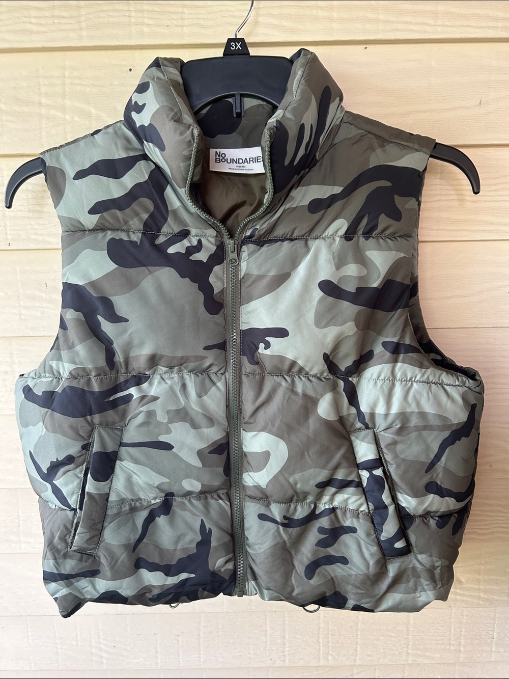 No Boundaries Women’s Woodland Camo pattern Puffer Vest